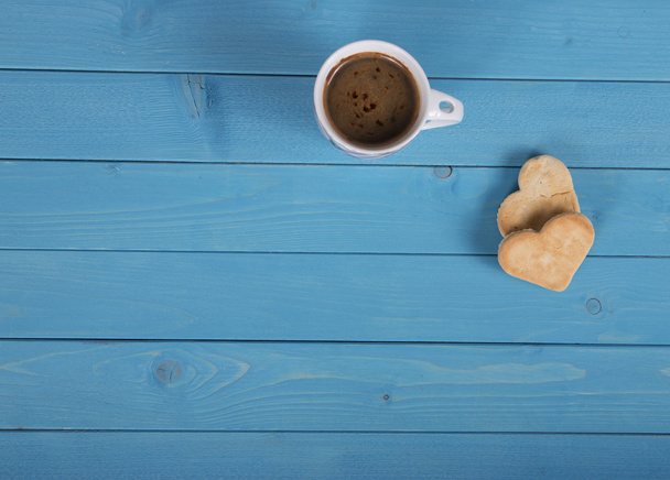 süti és kávé a kék tábla - Fotó, kép
