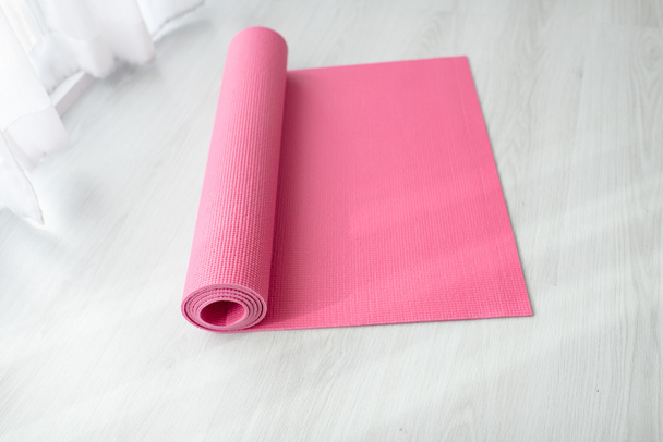 Pink yoga mat - Фото, изображение