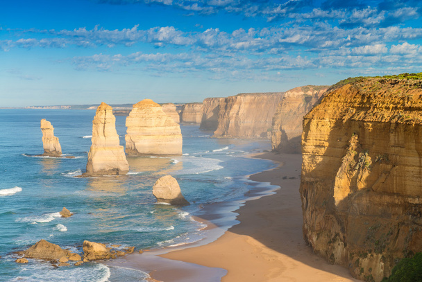 Doze apóstolos rochas na Austrália ao pôr do sol ao longo da Great Ocean Road, Victoria
 - - Foto, Imagem