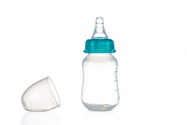 baby melk fles geïsoleerd op witte achtergrond - Foto, afbeelding