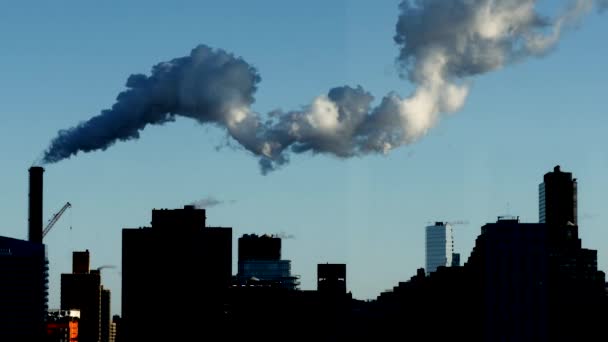 contaminación del humo sobre la ciudad
 - Metraje, vídeo
