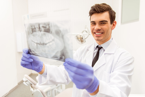 Odontólogo profesional
 - Foto, imagen