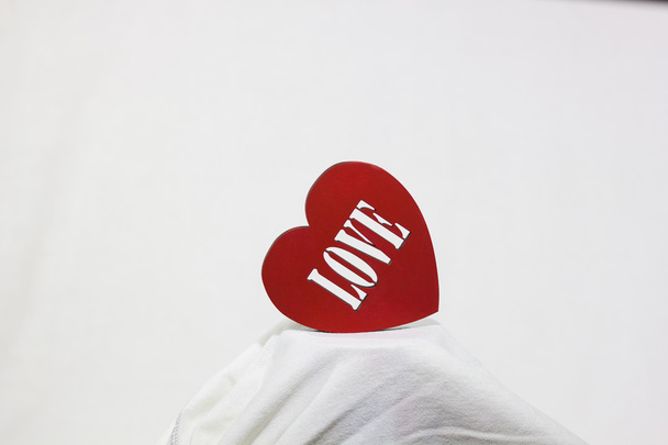 Yazıt sevgi ile büyük kırmızı kalp - Fotoğraf, Görsel