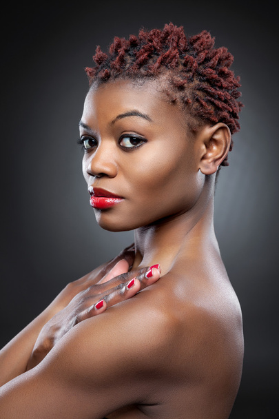Black beauty with short spiky hair - Foto, afbeelding