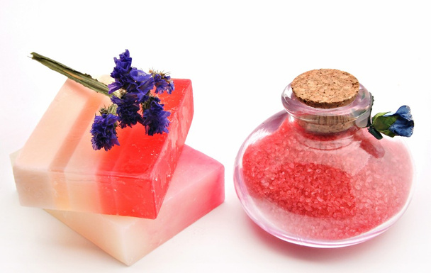 Savon rouge avec sels de bain
 - Photo, image