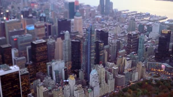 New Yorkin kaupungin arkkitehtuuri
 - Materiaali, video