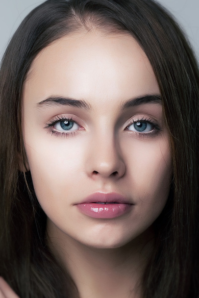 Beauty woman with healthy clean smooth skin - Fotografie, Obrázek