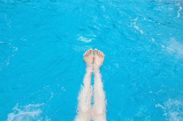 Legs on the water - Zdjęcie, obraz