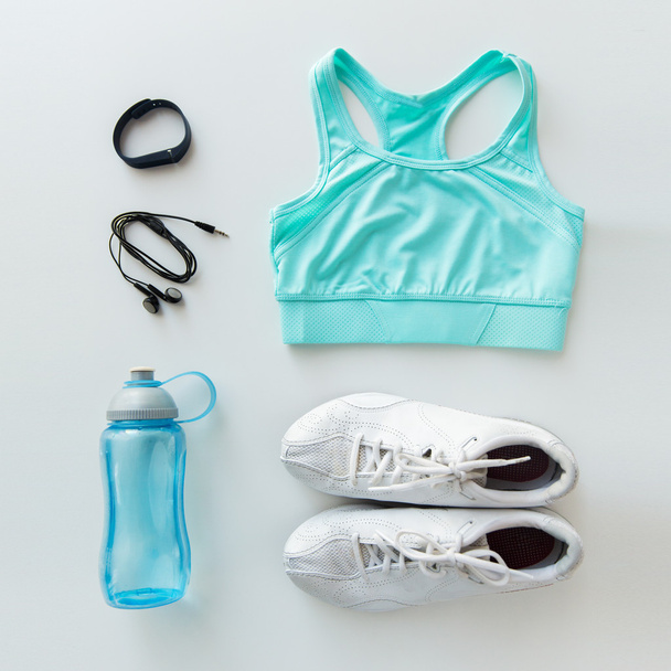 sportswear, bracelet, earphones and bottle set - Foto, Imagem