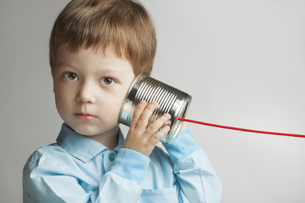boy listen tin can telephone - Zdjęcie, obraz