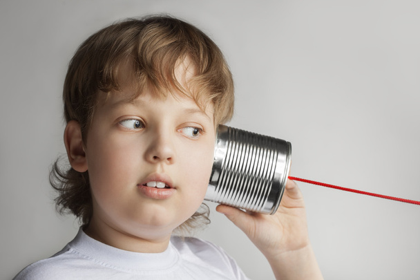boy listen tin can telephone - Foto, Bild