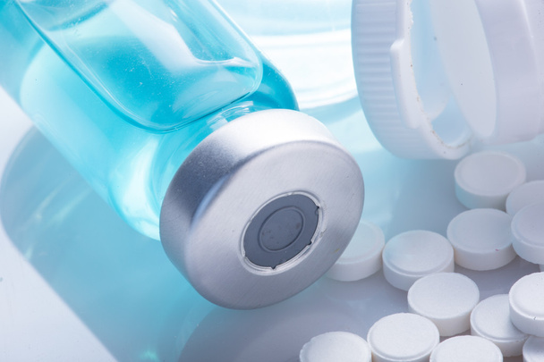frascos para injetáveis de saúde e medicina
 - Foto, Imagem
