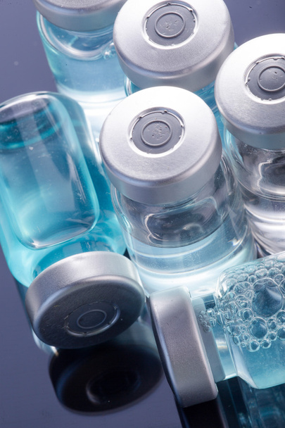 frascos para injetáveis de saúde e medicina
 - Foto, Imagem