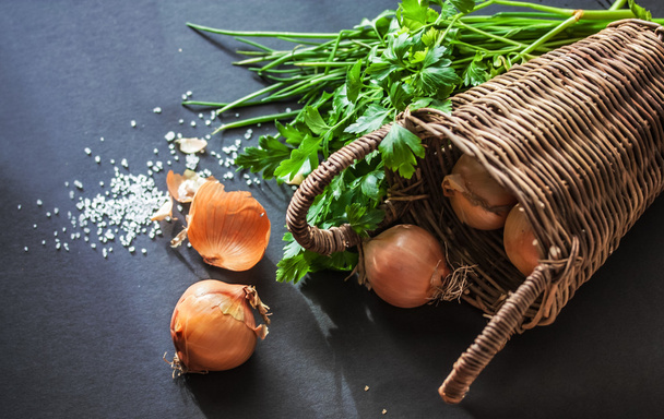 Onion and Parsley - Foto, Bild