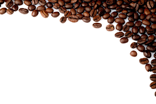 granos de café sobre un fondo blanco - Foto, Imagen