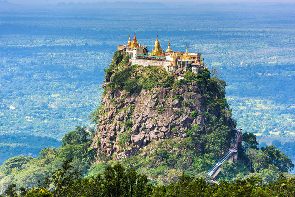 Mount. Popa kohteessa Myanmar
 - Valokuva, kuva