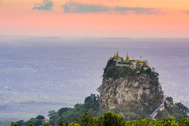 Mount. Popa of Myanmar
 - Valokuva, kuva
