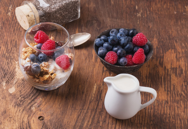 Granola breakfast with berries - Фото, зображення