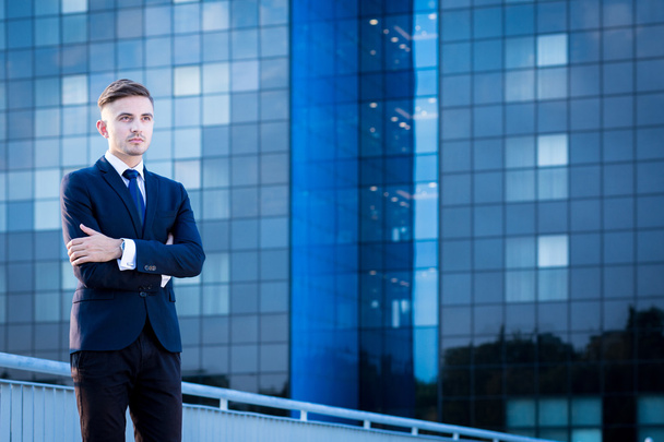 Young businessman posing  - Foto, afbeelding