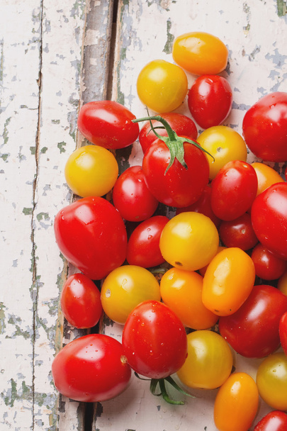 Tomates ecológicos maduros
 - Foto, imagen