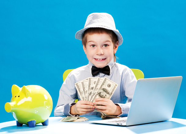Malý podnikatel počítat peníze - Fotografie, Obrázek