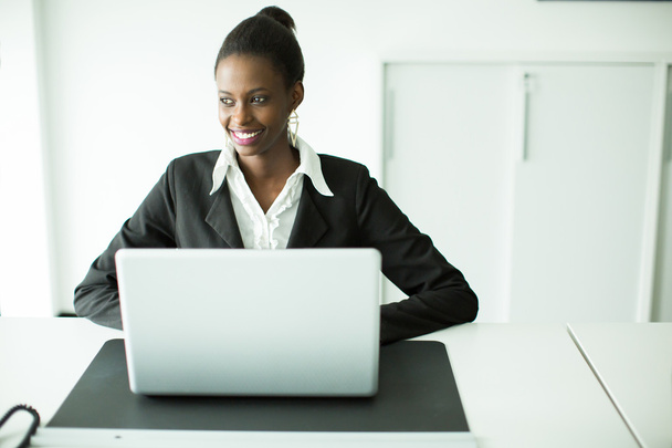 Young african woman in the office - Foto, Imagem