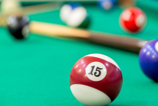 Ball číslo 15 na stůl billiard detail - Fotografie, Obrázek
