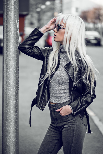 Portrait of beautiful blonde girl outside - Fotografie, Obrázek