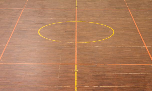 Suelo de madera cancha de baloncesto
 - Foto, imagen