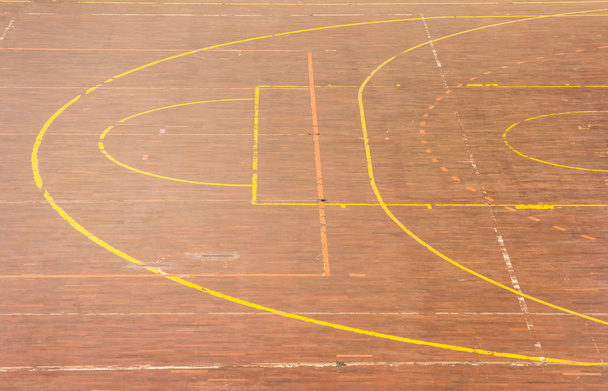 木製の床のバスケット ボール コート - 写真・画像