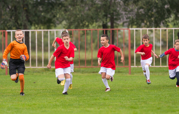 Szkolenie piłkarskie dla dzieci - Zdjęcie, obraz