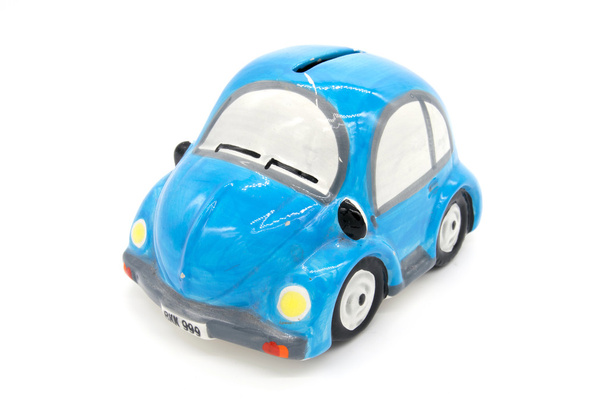 Синий керамический автомобиль на белом фоне
 - Фото, изображение