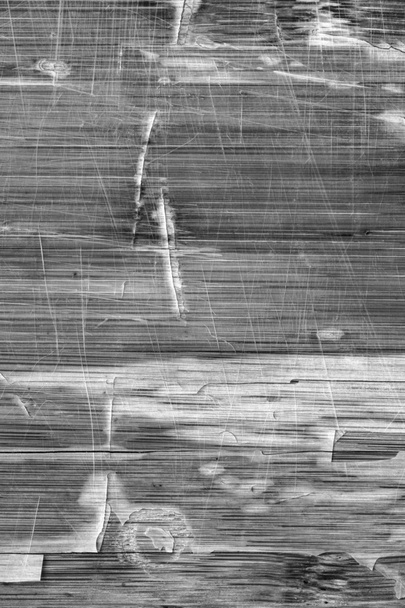 Παλιά λουστραρισμένο σανίδες ραγισμένα γδαρμένο ξεφλουδιστεί μακριά Grunge υφή μαύρο και άσπρο - Φωτογραφία, εικόνα