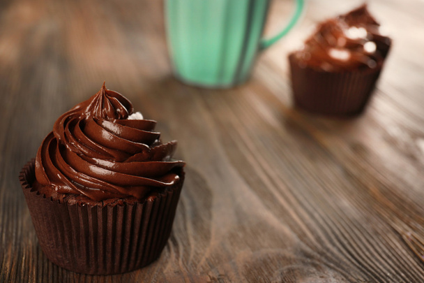 Tasty chocolate cupcakes - Foto, imagen