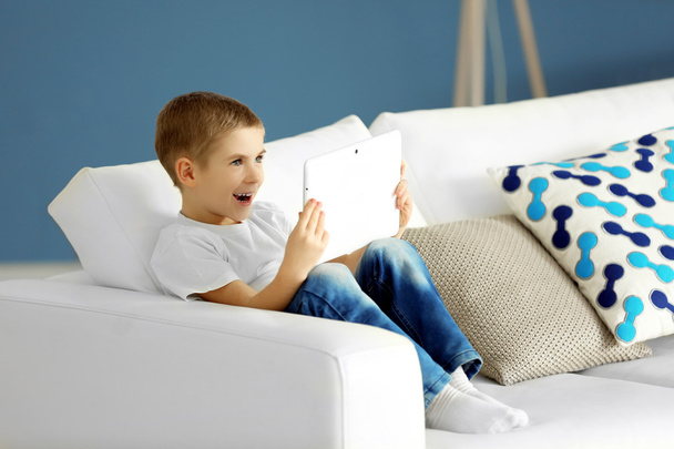 Little boy using tablet  - Fotografie, Obrázek