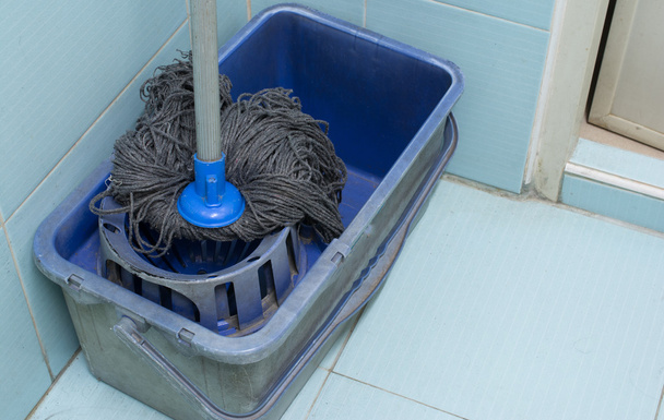 Blue bucket with cleaning mop - Foto, Imagem