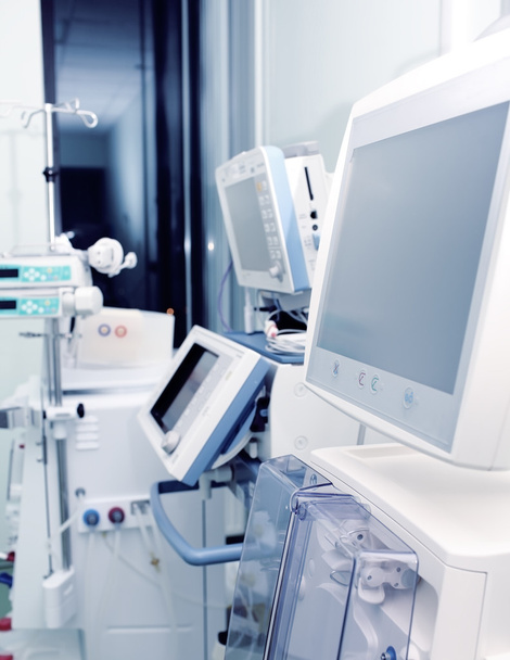 Modern monitoring equipment in hospital - Foto, Imagen