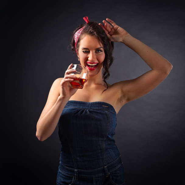 woman with whiskey  - Foto, afbeelding