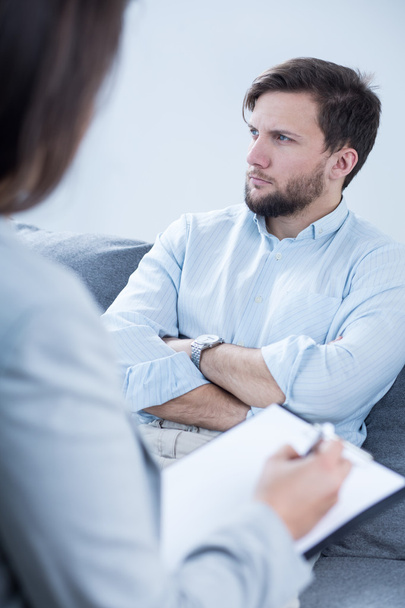 Paciente conversando com psiquiatra
 - Foto, Imagem