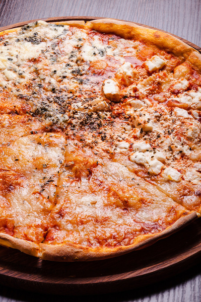 Pizza - four cheeses - Foto, Bild