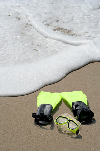 обладнання для плавання на піщаному пляжі
 - Фото, зображення