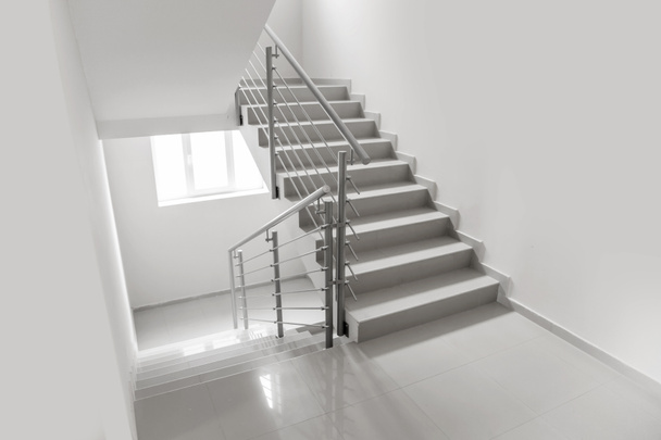 Escalier blanc moderne
 - Photo, image
