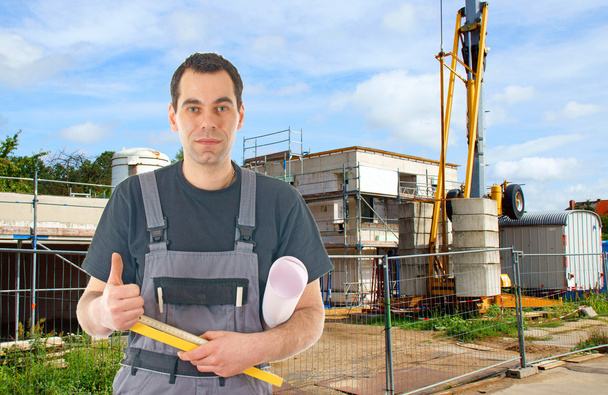 travailleur de la construction devant un chantier - Photo, image