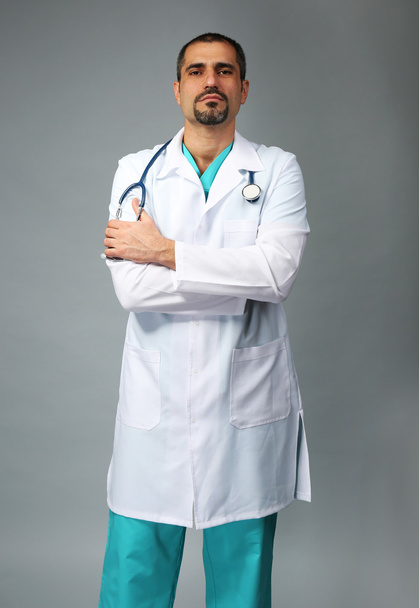 doctor on grey background - Fotoğraf, Görsel