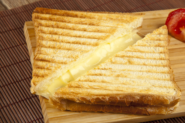Queijo de queijo cheddar tostado torrada turca sanduíche
 - Foto, Imagem