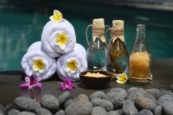 Kylpylässä konsepti luksushuvilassa Balin saarella
 - Valokuva, kuva
