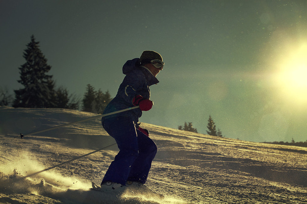 Girl skier slade down - Фото, зображення