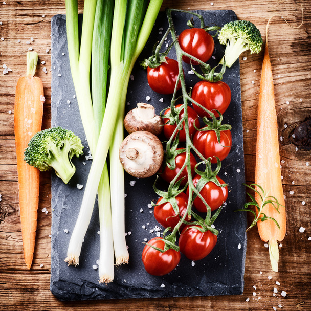 Cooking setting with fresh organic vegetables - Φωτογραφία, εικόνα