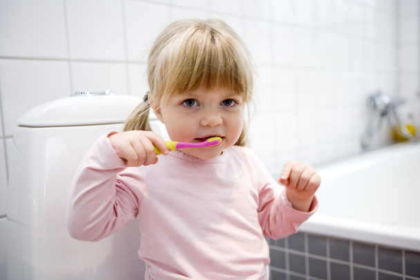 Baby Brushing teeth - Фото, изображение
