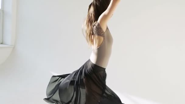 silhouette of ballerina in classical tutu in the white studio. - Imágenes, Vídeo